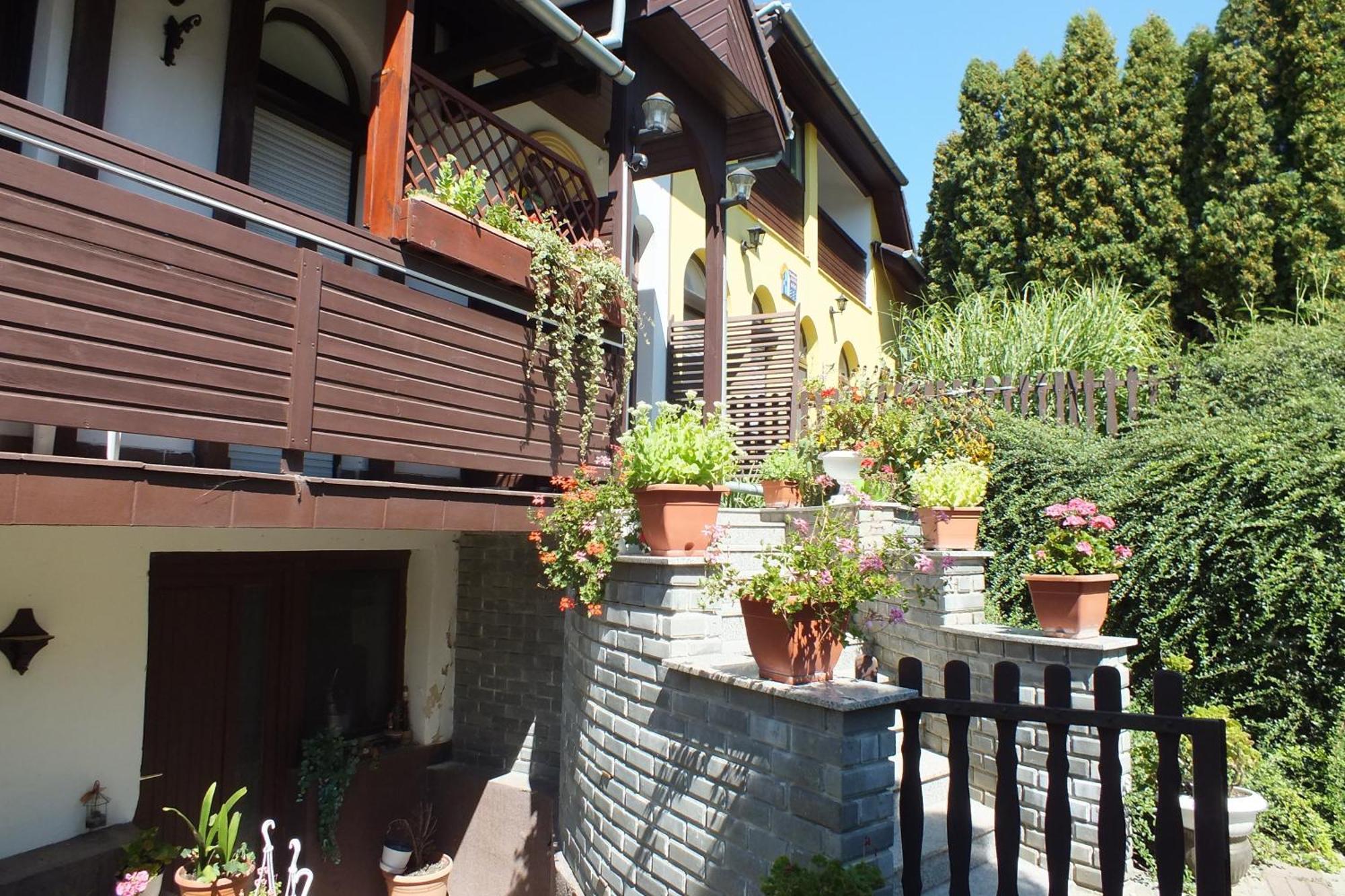 Feherlo Vendeghaz & Restaurant Buk Bagian luar foto