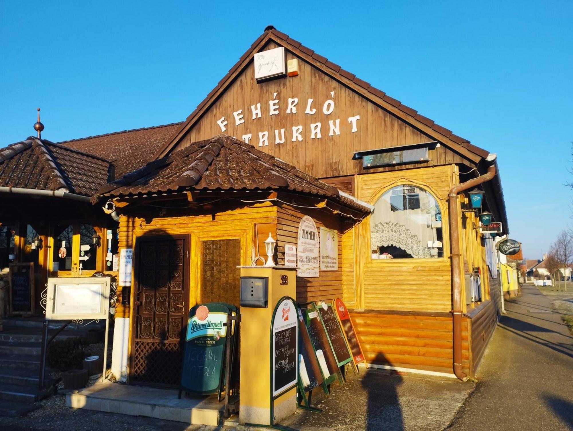 Feherlo Vendeghaz & Restaurant Buk Bagian luar foto