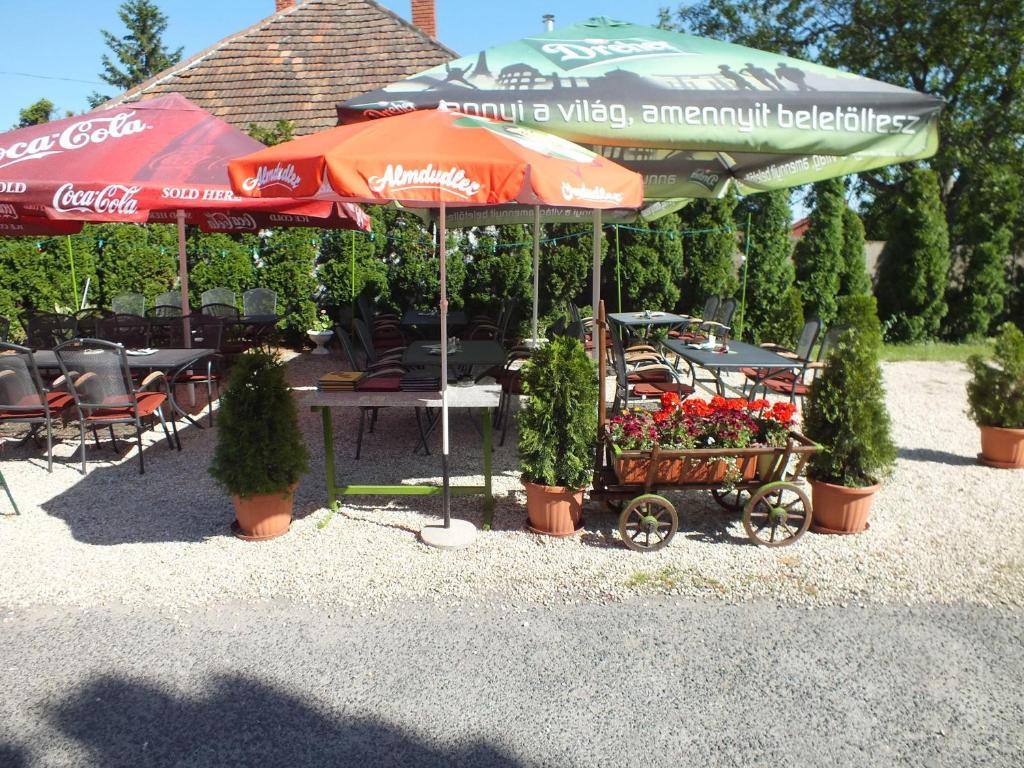 Feherlo Vendeghaz & Restaurant Buk Bagian luar foto
